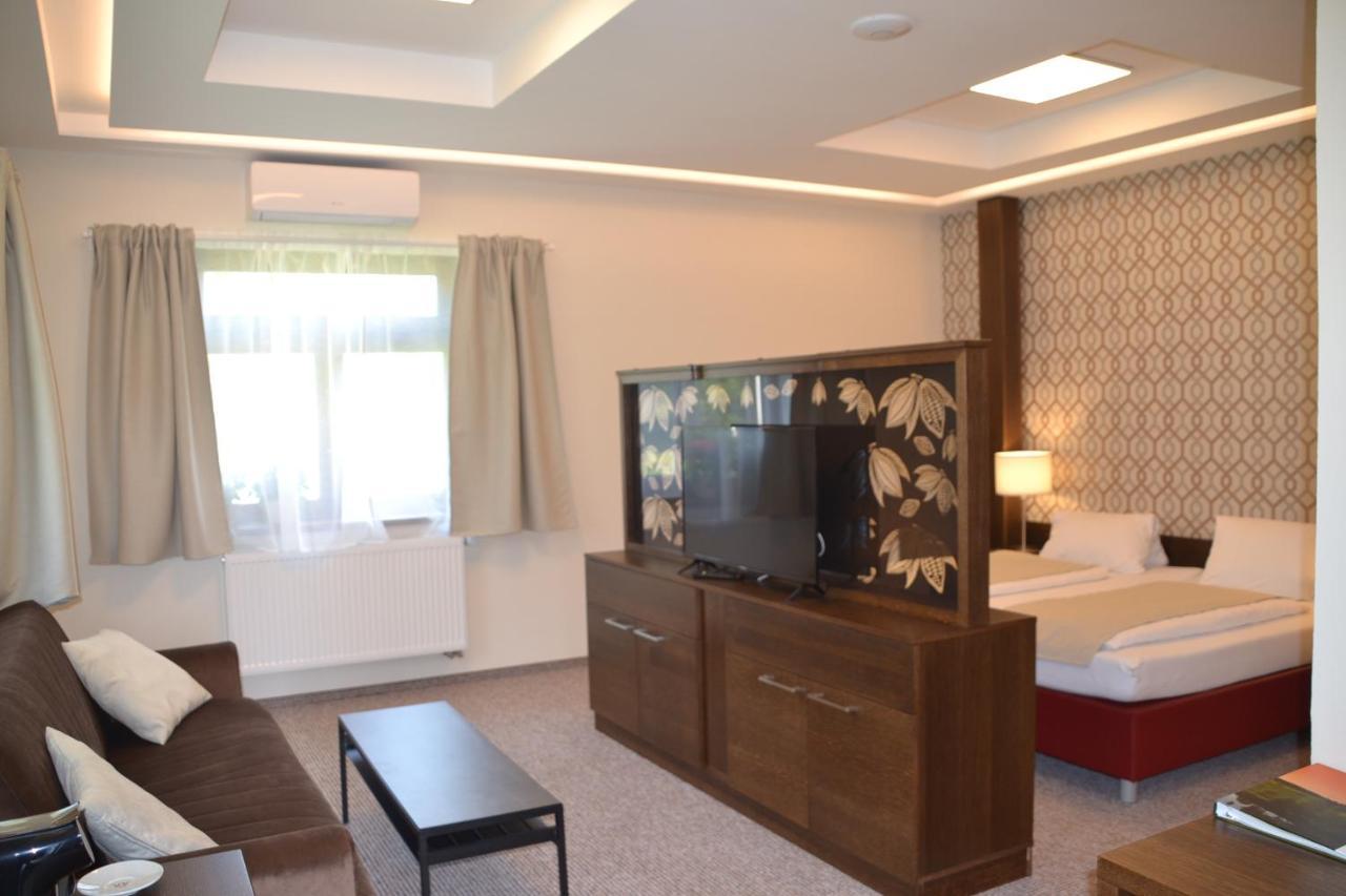 Wellness Hotel Svachovka Mírkovice Eksteriør bilde